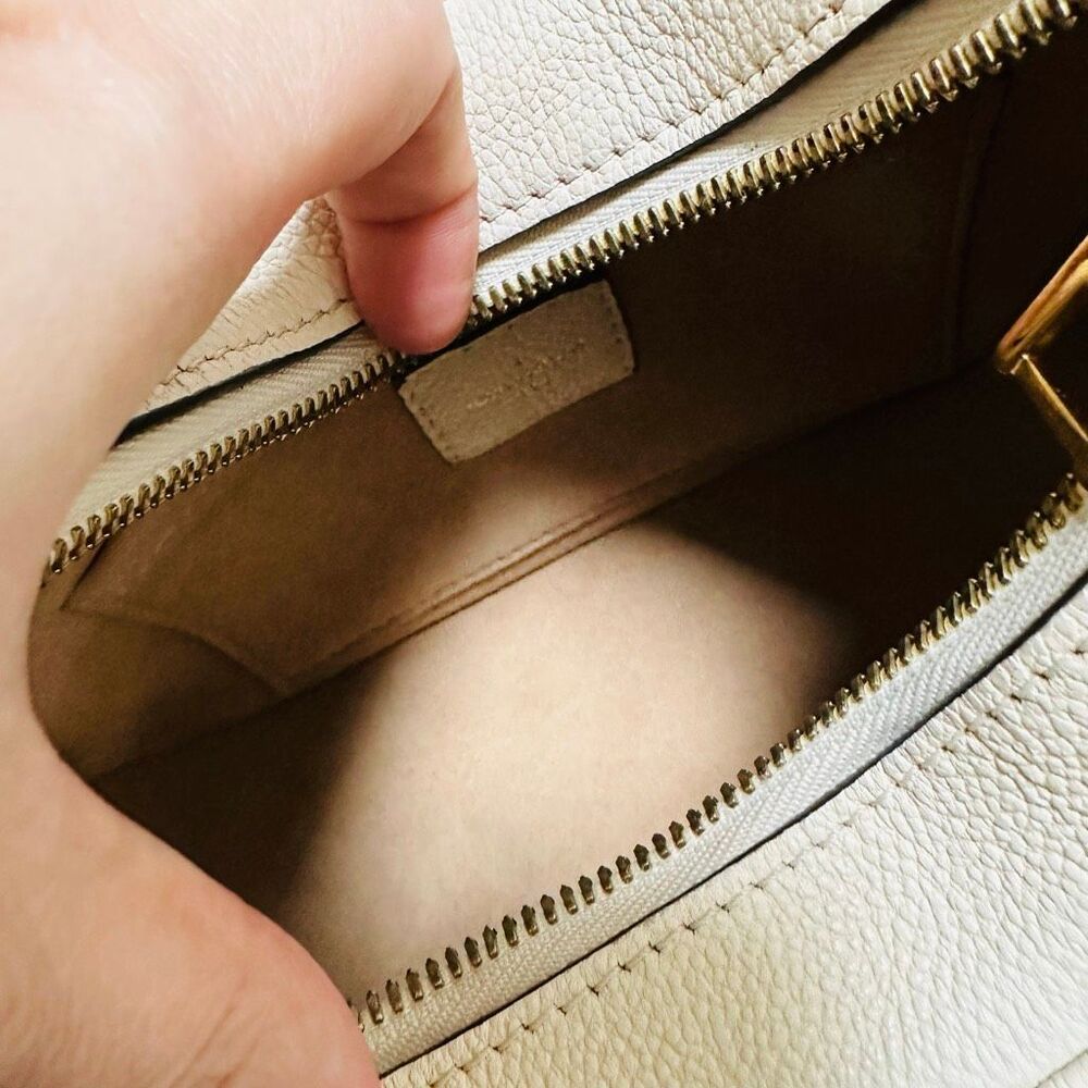 Louis Vuitton Bagatelle Empreinte - Picture 14 of 16